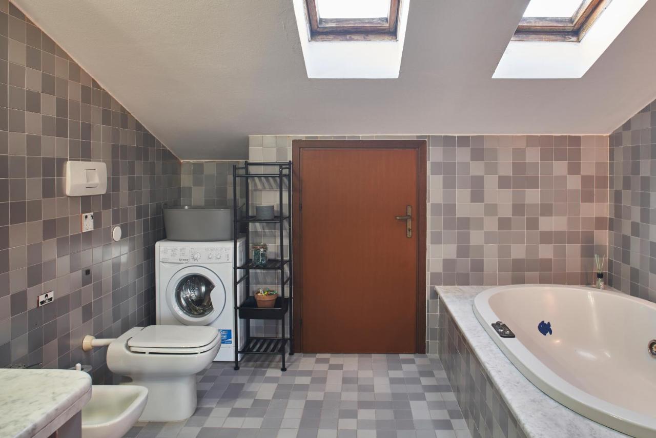 Little Brick House On Siena Hills With Balconies Apartment Ngoại thất bức ảnh