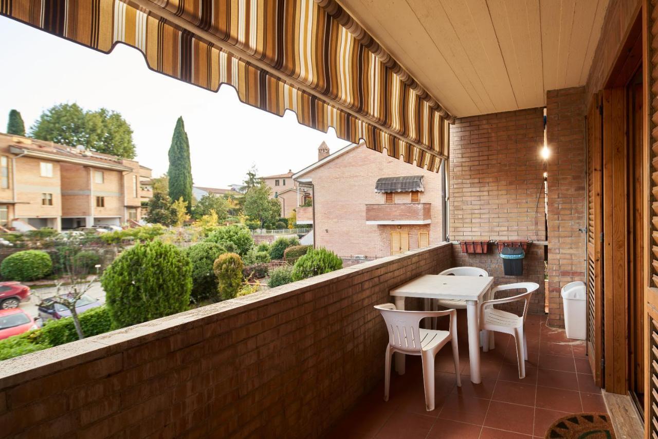 Little Brick House On Siena Hills With Balconies Apartment Ngoại thất bức ảnh