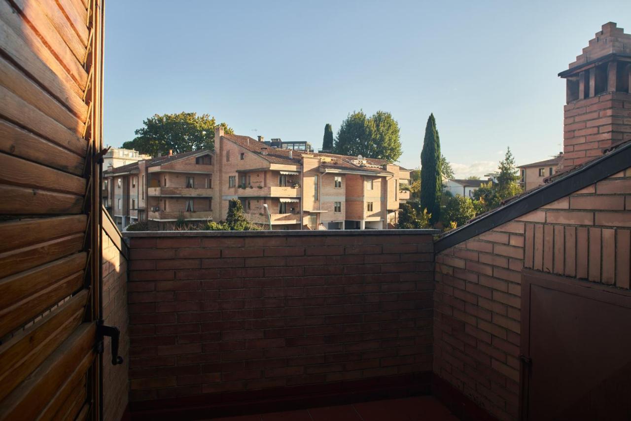 Little Brick House On Siena Hills With Balconies Apartment Ngoại thất bức ảnh