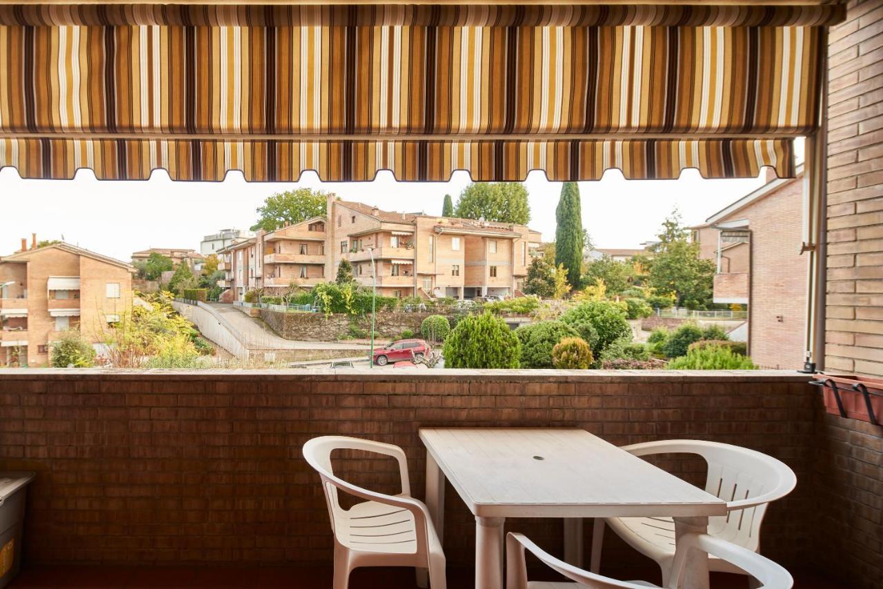 Little Brick House On Siena Hills With Balconies Apartment Ngoại thất bức ảnh